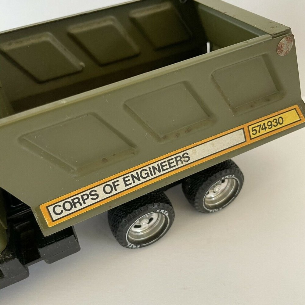 Ertl International Wolfpack Steel Dump Truck Corps - Picture 3 of 11
